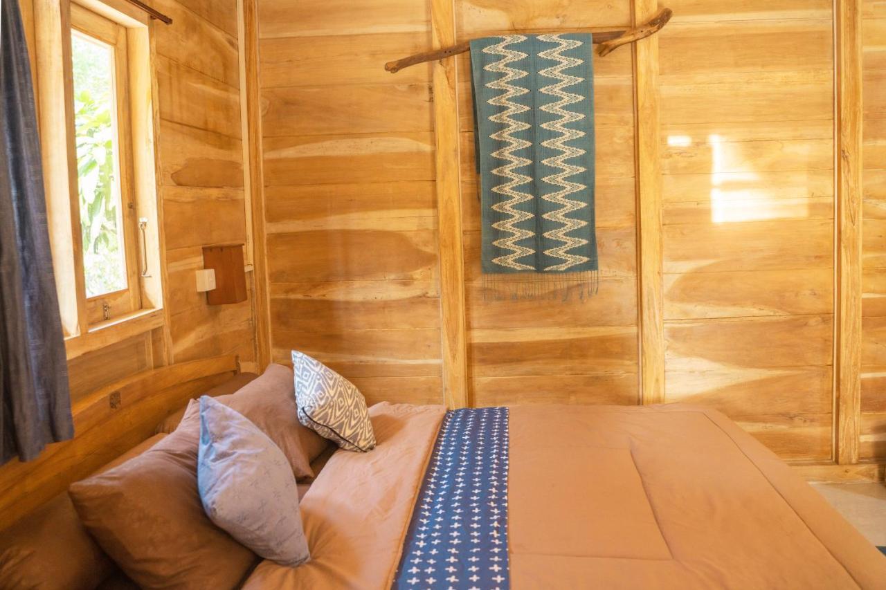 Secret Joglo Lebih Hotel Ngoại thất bức ảnh